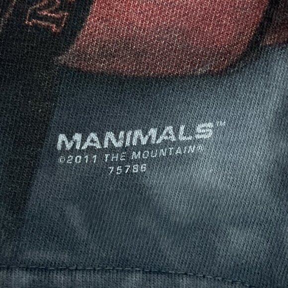 The Mountain Mens Manimals Graphic T Shirt Size S Boxer Dog Fighting Streetwear - Picture 4 of 6